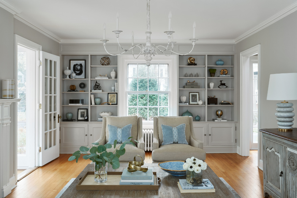 living-room-interior-design-julia-lewis-interiors-built-in-shelves